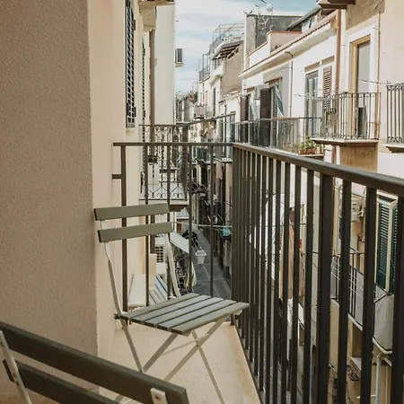 Art Collection By Wonderful Italy Apartment